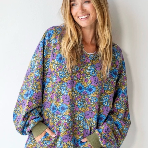 NATURAL LIFE Tops - NATURAL LIFE Floral Oversized Sweatshirt - Purple, Blue & Olive
